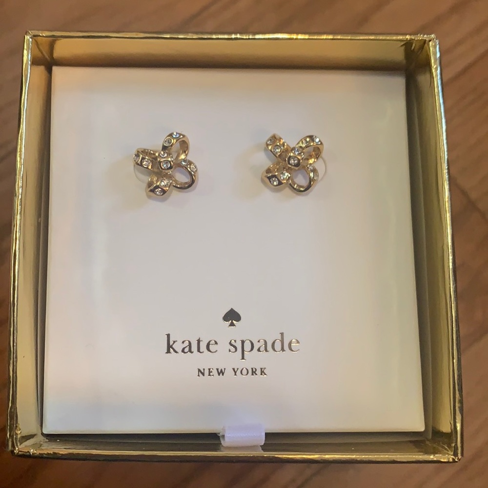 NWT Kate spade “it’s a tie” earrings in box